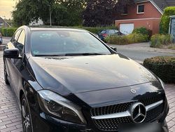 Schwarz Gebraucht 2017 Mercedes A200 AMG line Limousine | 22.000 € (Teuer)