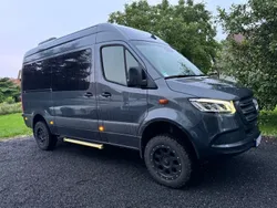 Grau Gebraucht 2021 Mercedes Sprinter Van | 114.990 €