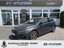 Grau Gebraucht 2020 Hyundai i30 Intro Edition Limousine | 16.485 € (Guter Preis)