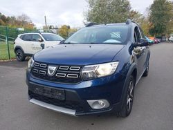 Blau Gebraucht 2018 Dacia Sandero Celebration SUV | 8.690 €