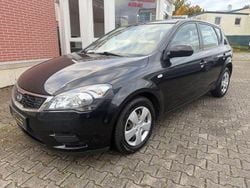 Schwarz Gebraucht 2010 Kia Ceed Vision Limousine | 2.500 € (Teuer)