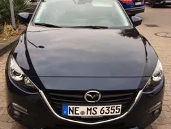 Blau Gebraucht 2014 Mazda 3 Center-Line Limousine | 8.990 € (Etwas zu teuer)