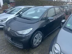 Grau Gebraucht 2021 VW ID.3 Pure Kleinwagen | 17.950 € (Guter Preis)