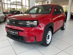 Rot Neu 2025 Fiat Grande Panda Red SUV | 23.990 €