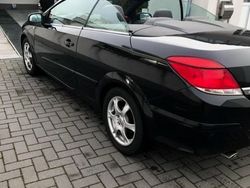 Schwarz Gebraucht 2009 Opel Astra Cabriolet Cabrio | 4.500 € (Etwas zu teuer)
