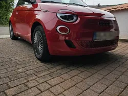 Rot Gebraucht 2022 Fiat 500e Red Cabrio | 19.800 € (Etwas zu teuer)