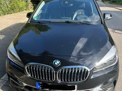Schwarz Gebraucht 2018 BMW 220 Active Tourer Luxury Line Van / Kleinbus | 18.500 € (Fairer Preis)