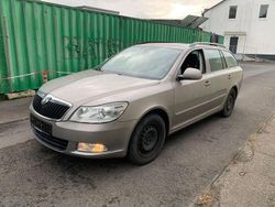 Beige Gebraucht 2010 Skoda Octavia Ambiente Kombi | 3.499 € (Teuer)
