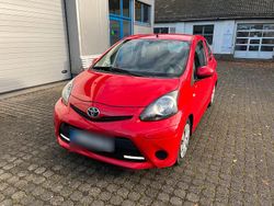 Rot Gebraucht 2012 Toyota Aygo Cool Kleinwagen | 2.800 € (Fairer Preis)