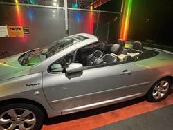 Grau Gebraucht 2007 Peugeot 307 CC Cabrio | 1.800 €
