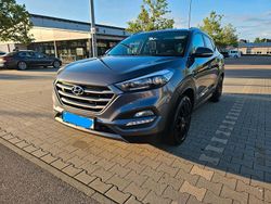 Grau Gebraucht 2015 Hyundai Tucson SUV | 10.500 €