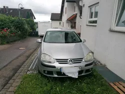 Silber Gebraucht 2004 VW Golf V Kleinwagen | 1.999 € (Guter Preis)