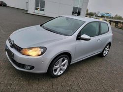 Grau Gebraucht 2010 VW Golf VI Kleinwagen | 5.500 € (Fairer Preis)