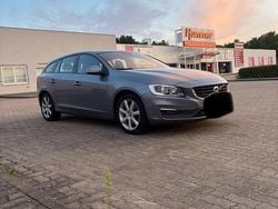 Grau Gebraucht 2016 Volvo V60 Business Edition Kombi | 11.500 € (Fairer Preis)