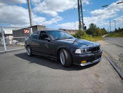 Schwarz Gebraucht 1994 BMW M3 Sport Line Limousine | 18.999 €