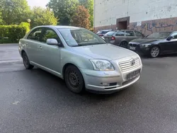 Silber Gebraucht 2005 Toyota Avensis Limousine | 2.350 € (Fairer Preis)