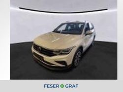 Oryxweiß perlmutteffekt Gebraucht 2022 VW Tiguan Life SUV | 29.490 € (Fairer Preis)