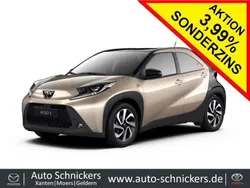 Ginger beige / night sky black Neu 2024 Toyota Aygo Team Kleinwagen | 16.190 €