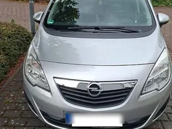 Silber Gebraucht 2011 Opel Meriva Edition Van / Kleinbus | 3.500 € (Fairer Preis)