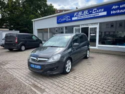 Grau Gebraucht 2012 Opel Zafira Family Van / Kleinbus | 2.900 € (Guter Preis)