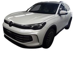 Weiß Gebraucht 2024 VW Tiguan Elegance SUV | 41.999 € (Etwas zu teuer)