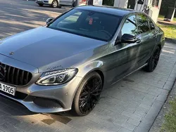 Grau Gebraucht 2017 Mercedes 200 Limousine | 19.000 €