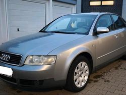 Grau Gebraucht 2001 Audi A4 Basis Limousine | 999 € (Guter Preis)