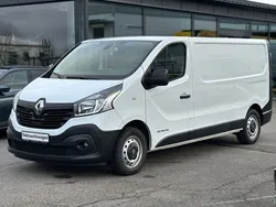 Weiß Gebraucht 2017 Renault Trafic Komfort Van | 19.900 € (Etwas zu teuer)