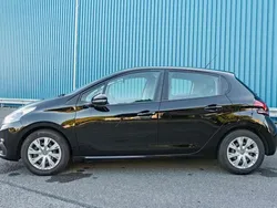 Schwarz Gebraucht 2019 Peugeot 208 Active Kleinwagen | 9.700 € (Fairer Preis)
