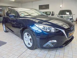 Blau Gebraucht 2015 Mazda 3 Center-Line Limousine | 8.950 € (Guter Preis)