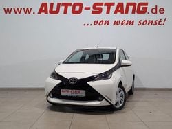 Weiß Gebraucht 2017 Toyota Aygo X-play Kleinwagen | 7.950 € (Fairer Preis)