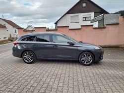 Grau Gebraucht 2024 Hyundai i30 Trend Kombi | 25.900 € (Fairer Preis)