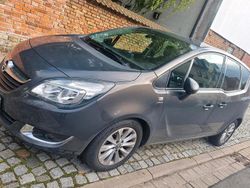 Grau Gebraucht 2017 Opel Meriva Van / Kleinbus | 7.900 € (Guter Preis)