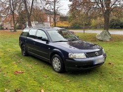 Blau Gebraucht 1998 VW Passat Kombi | 930 € (Guter Preis)