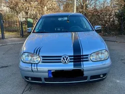 Silber Gebraucht 2003 VW Golf IV Limousine | 5.000 €