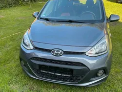 Grau Gebraucht 2016 Hyundai i10 Kleinwagen | 6.699 €