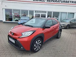 Rot Gebraucht 2023 Toyota Aygo Pulse Kleinwagen | 17.590 € (Fairer Preis)