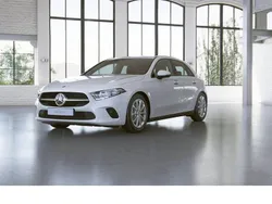 Weiß Gebraucht 2023 Mercedes A200 Business Limousine | 23.990 € (Guter Preis)