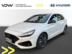 Weiß Neu 2024 Hyundai i30 Advantage Limousine | 25.990 € (Fairer Preis)