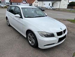 Weiß Gebraucht 2008 BMW 320 Advantage Kombi | 6.499 €