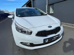 Weiß Gebraucht 2015 Kia Ceed Edition 7 Limousine | 6.990 € (Fairer Preis)