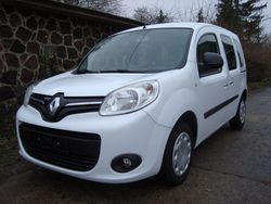 Weiß Gebraucht 2014 Renault Kangoo Happy Family Van / Kleinbus | 6.990 € (Guter Preis)