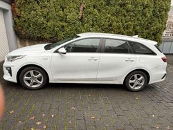 Weiß Gebraucht 2019 Kia Ceed Sportswagon Edition 7 Kombi | 13.300 € (Fairer Preis)