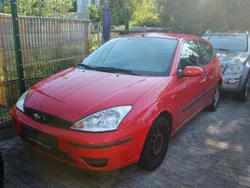 Rot Gebraucht 2002 Ford Focus Limousine | 299 € (Superpreis)