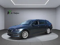 Grau Gebraucht 2021 Skoda Superb Style Kombi | 39.690 €