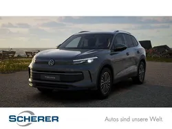 Delfingraumetallic (metallic) Gebraucht 2025 VW Tiguan Design SUV | 37.990 € (Superpreis)