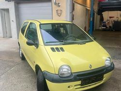 Grün Gebraucht 1999 Renault Twingo Kleinwagen | 2.500 €