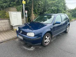 Blau Gebraucht 2003 VW Golf IV Limousine | 750 € (Fairer Preis)