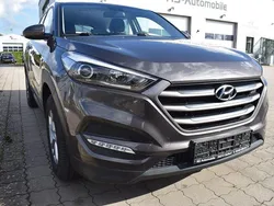 Grau Gebraucht 2018 Hyundai Tucson Classic SUV | 14.490 € (Fairer Preis)