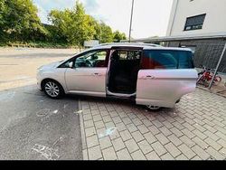 Silber Gebraucht 2018 Ford Grand C-Max Ambiente Van / Kleinbus | 5.000 € (Fairer Preis)
